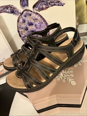 Clarks Black Strappy Wedge Sandals with Contrast Stitching